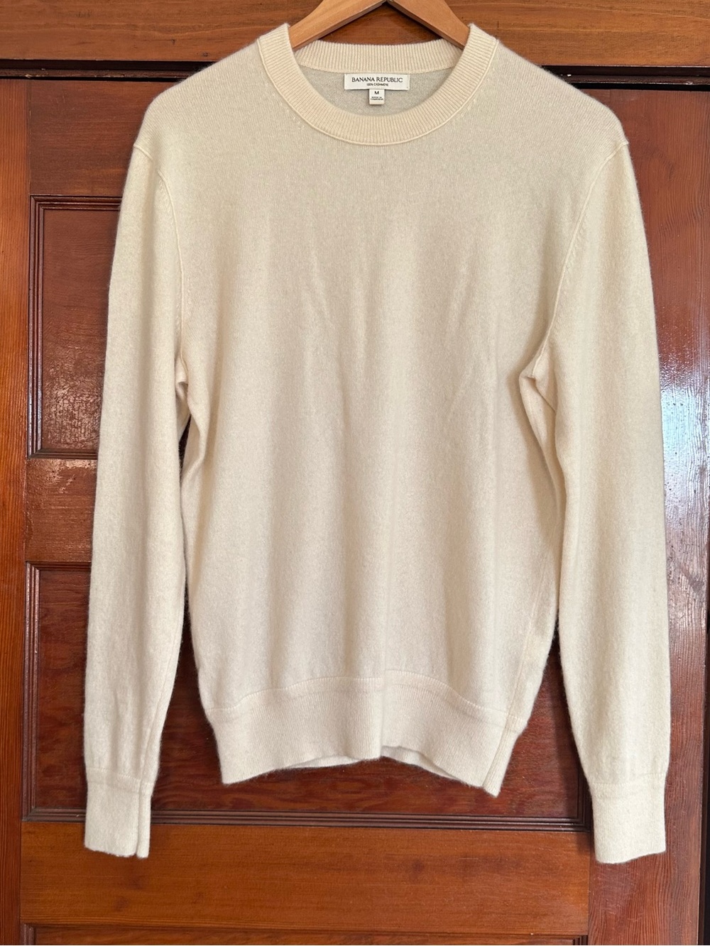Banana Republic Cream Crew Neck Cashmere Knit Sweater Size Medium Quiet Luxury